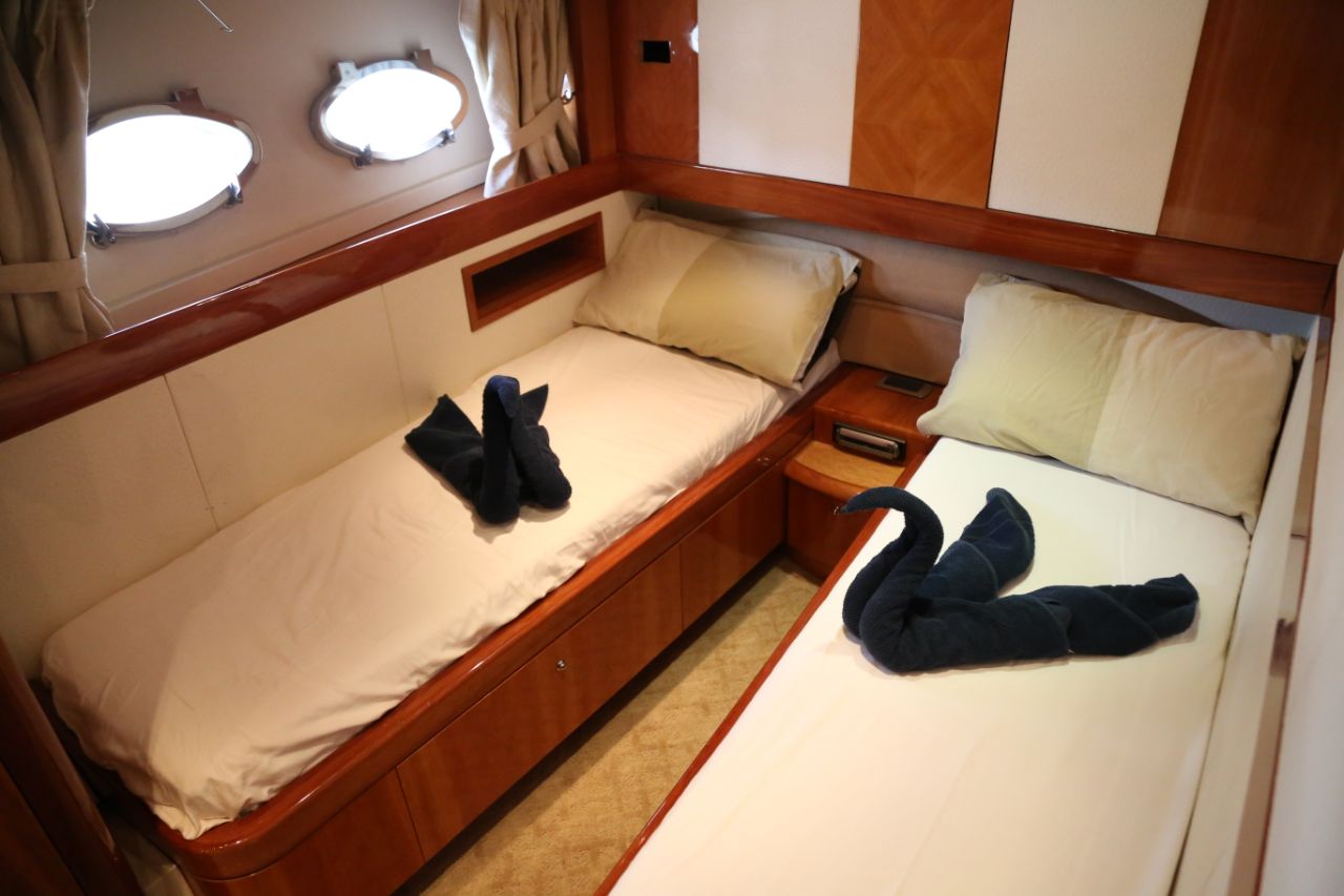 60ft yacht gallery images